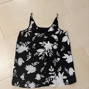 Women's Black and White Floral V-Neck Cami Button-Down Front size XS monochrome